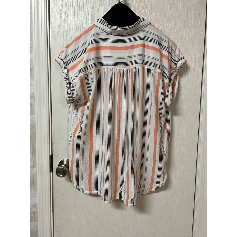 Loft Blouse - Picture 2 of 4